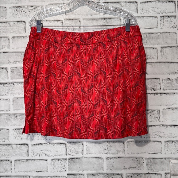 Gymshark Red Leaf Pattern Mini Skort‎ size Large - Picture 2 of 8
